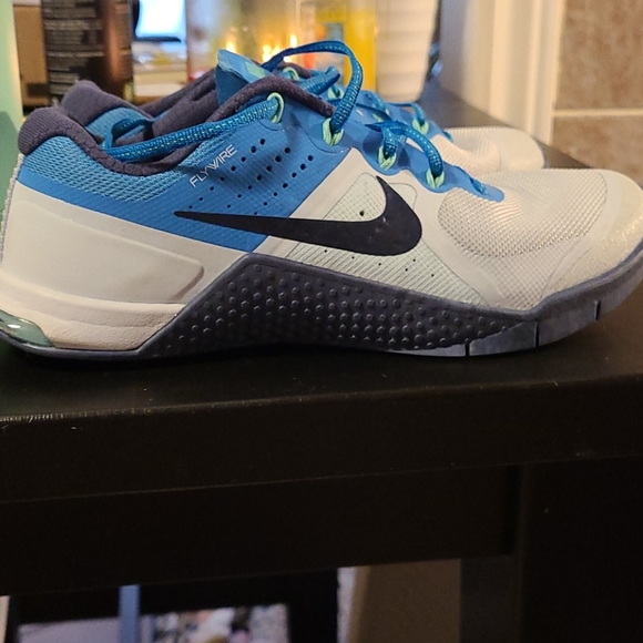 Nike Flywire Sneakers - Picture 4 of 5